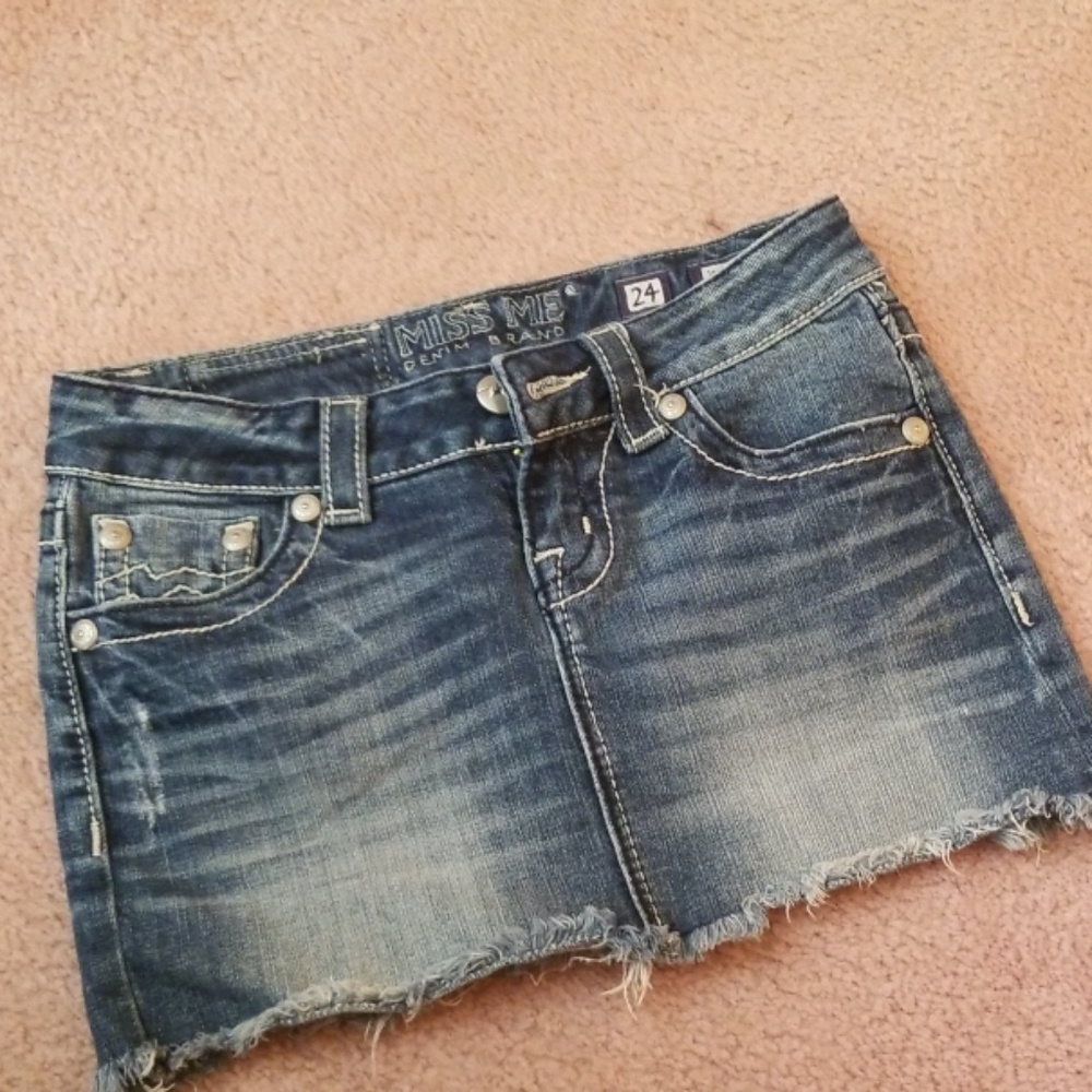 Skirt - Picture 2 of 2